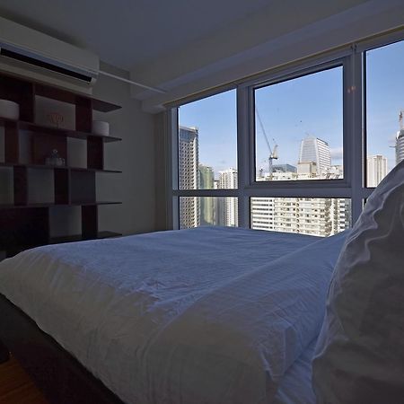 Victoria Soho Suites Манила Экстерьер фото