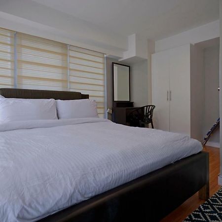 Victoria Soho Suites Манила Экстерьер фото